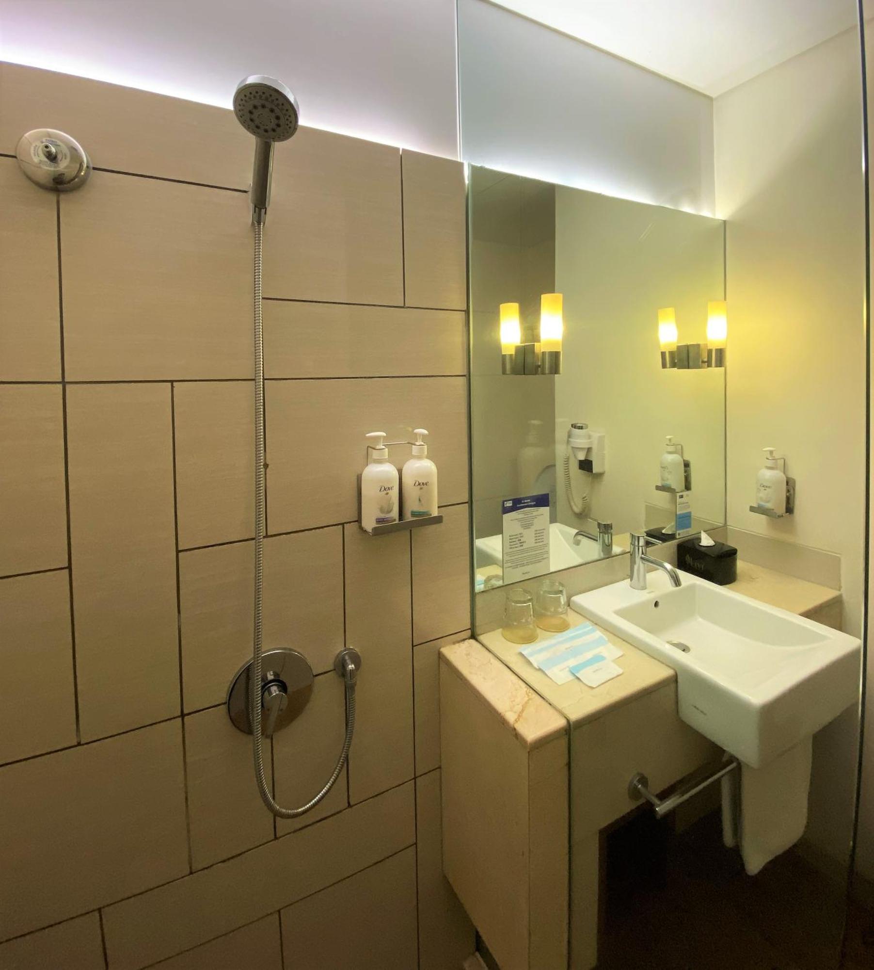 Holiday Inn Express Jakarta Pluit Citygate By Ihg Dış mekan fotoğraf