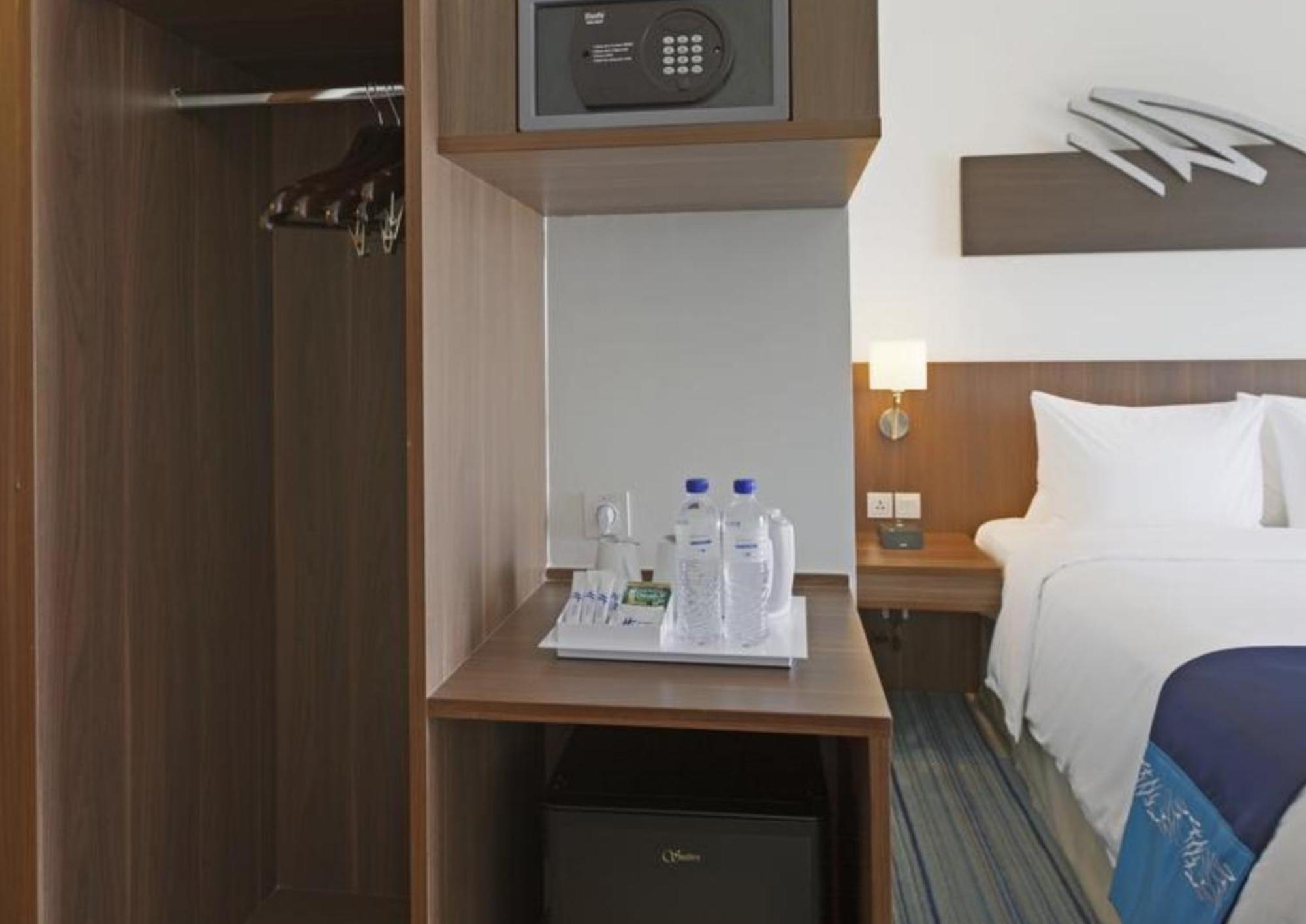 Holiday Inn Express Jakarta Pluit Citygate By Ihg Dış mekan fotoğraf